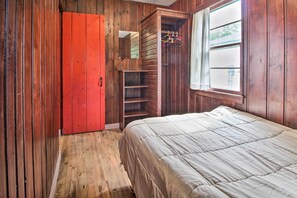 1 slaapkamer, een strijkplank/strijkijzer, internet, beddengoed