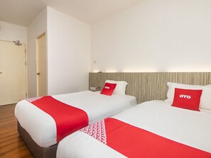 Deluxe Twin Room | Free WiFi, bed sheets - OYO 90102 7 Days Lodge (Sarikei)