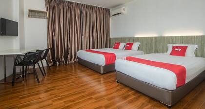 OYO 90102 7 Days Lodge