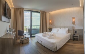 Panoramic Suite, Jetted Tub, Partial Lake View