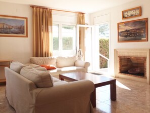 TV, fireplace - Nerea close to the beach ideal for families (Ametlla de Mar)
