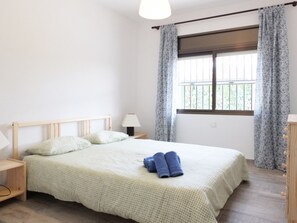 4 Schlafzimmer, Bügeleisen/Bügelbrett, kostenloses WLAN, Bettwäsche