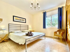 3 habitaciones, tabla de planchar con plancha y wifi gratis 