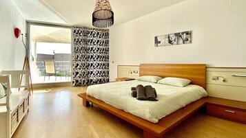 5 slaapkamers, een strijkplank/strijkijzer, gratis wifi, beddengoed