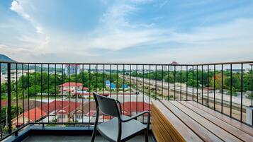 One-Bedroom Suite | 1 bedroom, minibar, in-room safe, blackout curtains