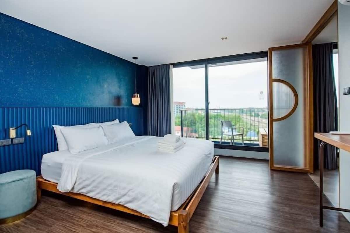 1 bedroom, minibar, in-room safe, blackout curtains