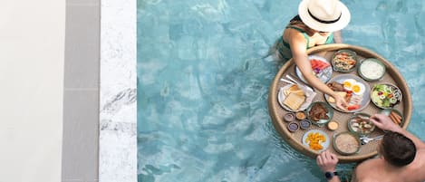 Minibar, in-room safe, blackout drapes, free WiFi