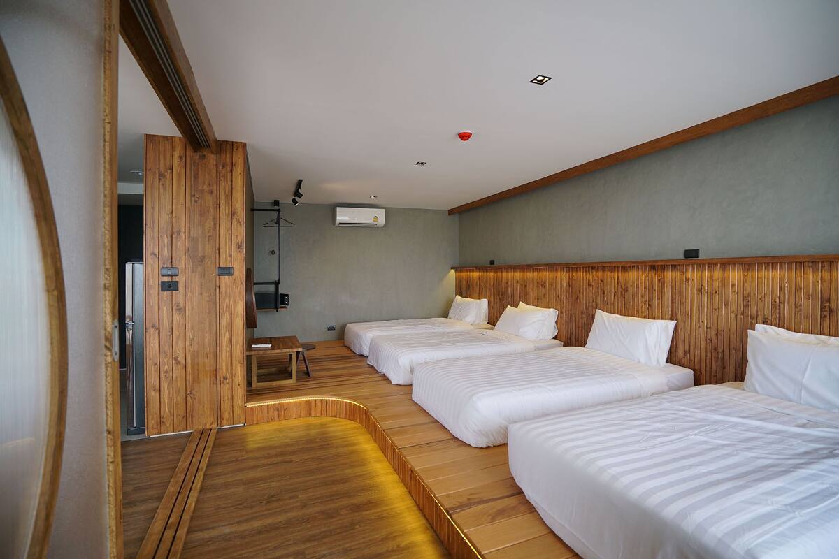 One-Bedroom Quadruple