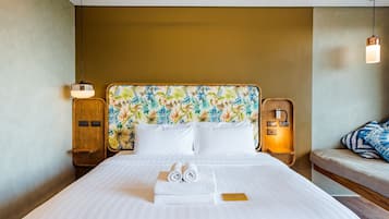 Deluxe Studio | 1 bedroom, minibar, in-room safe, blackout curtains