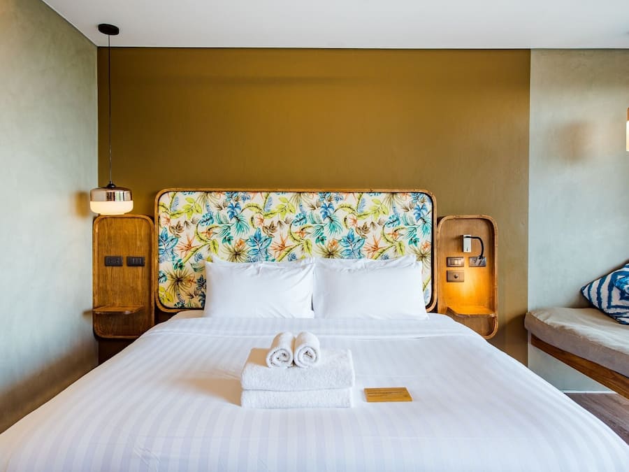 Minibar, in-room safe, blackout drapes, free WiFi