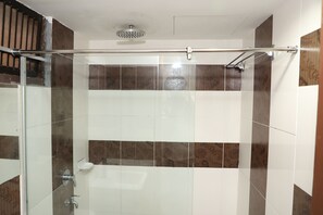 Bathroom shower - Hotel Grand Orchard Wings (Kuala Lumpur)