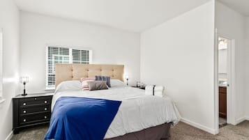 2 habitaciones, escritorio, tabla de planchar con plancha y wifi gratis