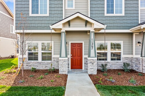 Upscale Townhome | Near The Village & Boise Mall-67