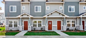Upscale Condo | By The Village & Boise Mall (75)