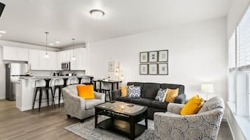 Een smart-tv, Netflix, Hulu en tafelvoetbal