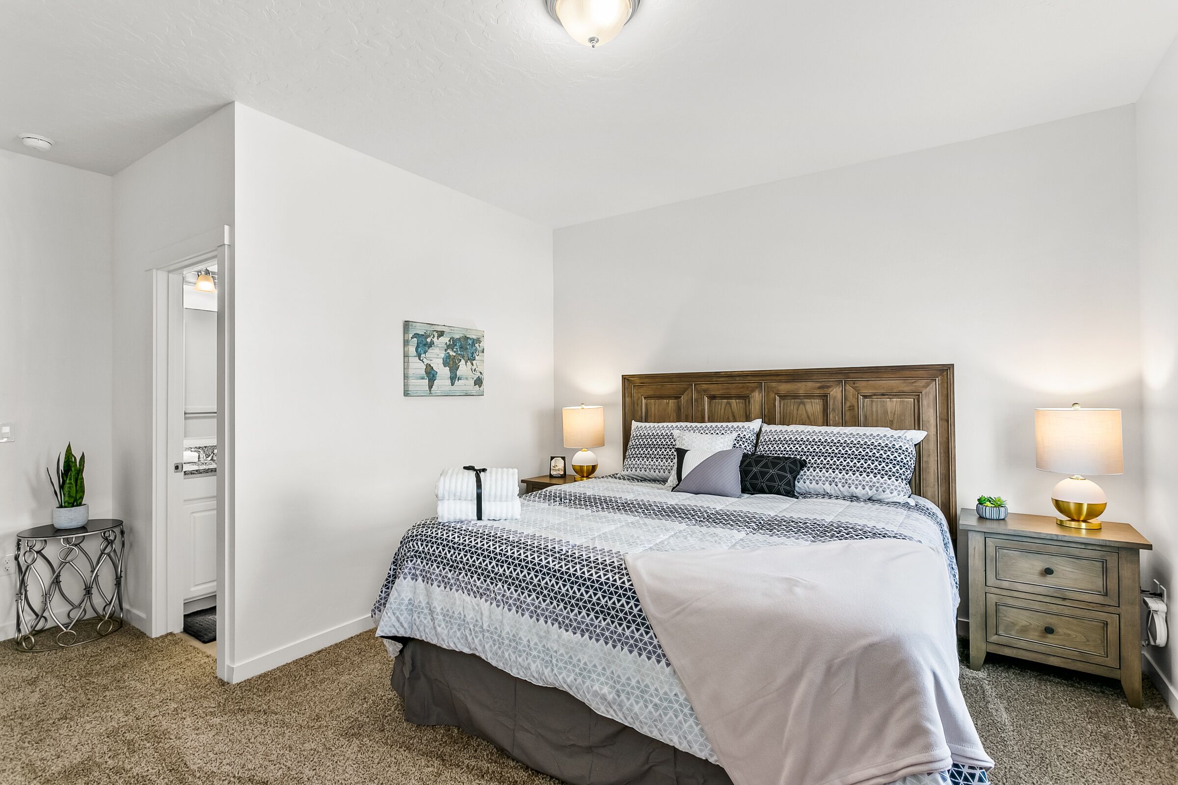 2 dormitorios, tabla de planchar con plancha, wifi gratis y ropa de cama