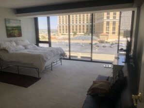 1 soverom, strykejern/-brett, wi-fi og sengetøy