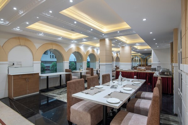 아침 식사, 점심 식사, 저녁 식사 제공, 인도 요리