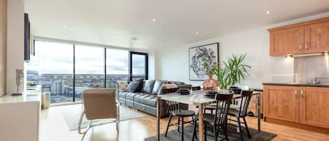 Apartment, Accessible, Private Bathroom | Interior