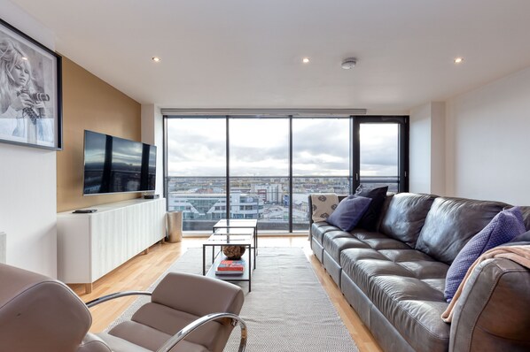 Apartment, Accessible, Private Bathroom | Interior - Riverview Apartments (Glasgow)