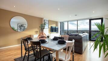 Apartemen, akses difabel, kamar mandi pribadi | Interior