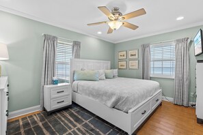 2 bedrooms, desk, free WiFi, bed sheets - Experience the Ocean Outside Your Door in This 2/2 NSB Getaway! (New Smyrna Beach)