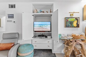 Smart TV, DVD player