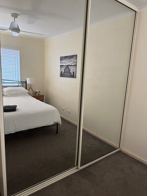 2 bedrooms, desk, iron/ironing board, bed sheets