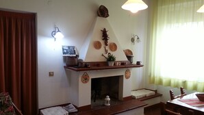 Interior - Paestum Albanella Cilento. Apartment in the historic center. (Albanella)