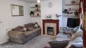 City Townhome | Living room