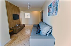 Leilighet, 2 soverom (303) | Oppholdsområde | TV