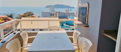 Apartment, 2 Bedrooms (303) | Outdoor dining