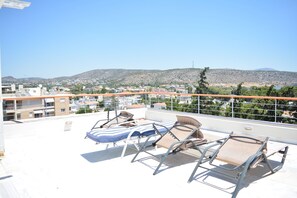 Terrace/patio - Beach Penthouse with Roof Patio and Amazing View (Vari)