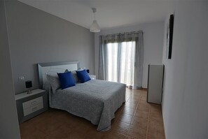 3 Schlafzimmer, Zimmersafe, Bügeleisen/Bügelbrett, Reisekinderbett