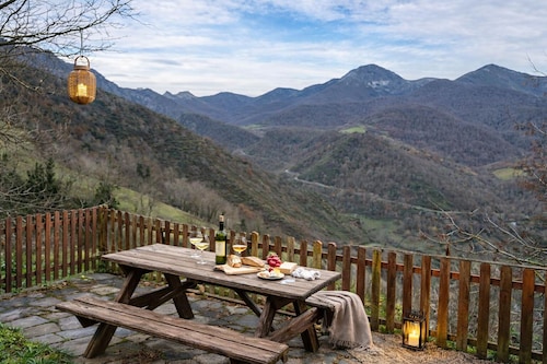 Montegrande, Casa de Alta Montaña Rodeada de un Paisaje Idílico