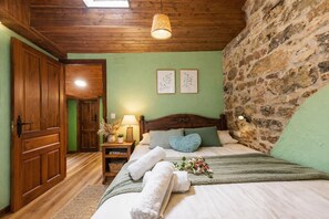 2 soverom, strykejern/-brett, reiseseng for barn og wi-fi (inkludert)