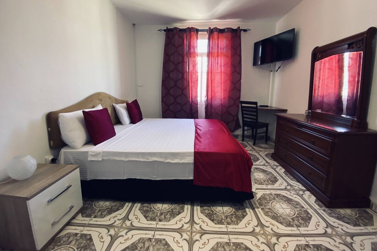 Chambre de base double ou avec lits jumeaux | Accès au Wi-Fi (inclus), décor unique, ameublement unique