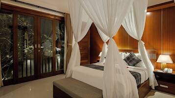 Luxe kamer, niet-roken, uitzicht op vallei | Een minibar, een bureau, gratis babybedden