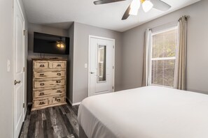 3 bedrooms, WiFi, bed sheets