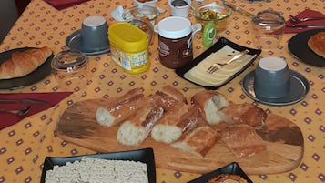 Petit déjeuner continental compris tous les jours