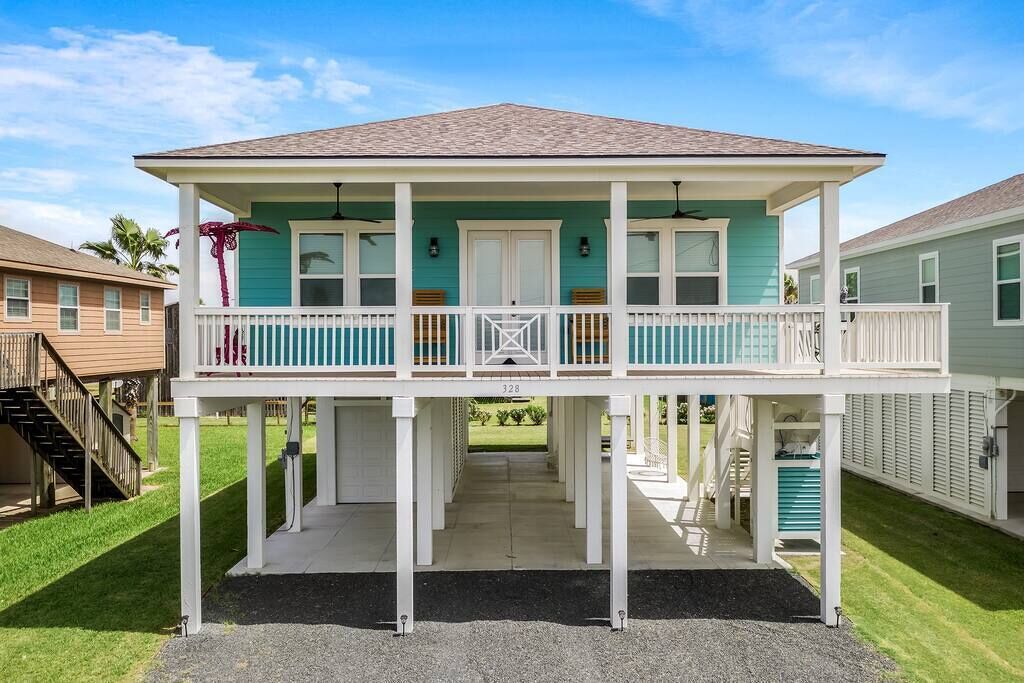Blue Warbler - 4 Bedrooms and 4 min walk to beach