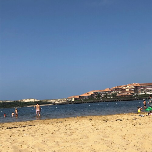 Proche lac et océan, grande maison familiale avec jardin proche ttes commodités.