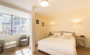 Comfort Room | 1 bedroom, individually decorated, individually furnished, soundproofing - Hôtel Relais du Loir (La Flèche)