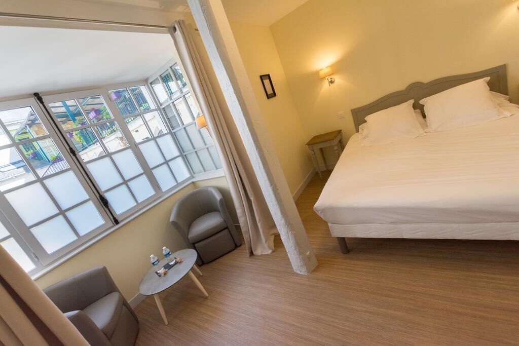 Habitación Confort | 1 habitación, decoración personalizada y muebles diferentes 