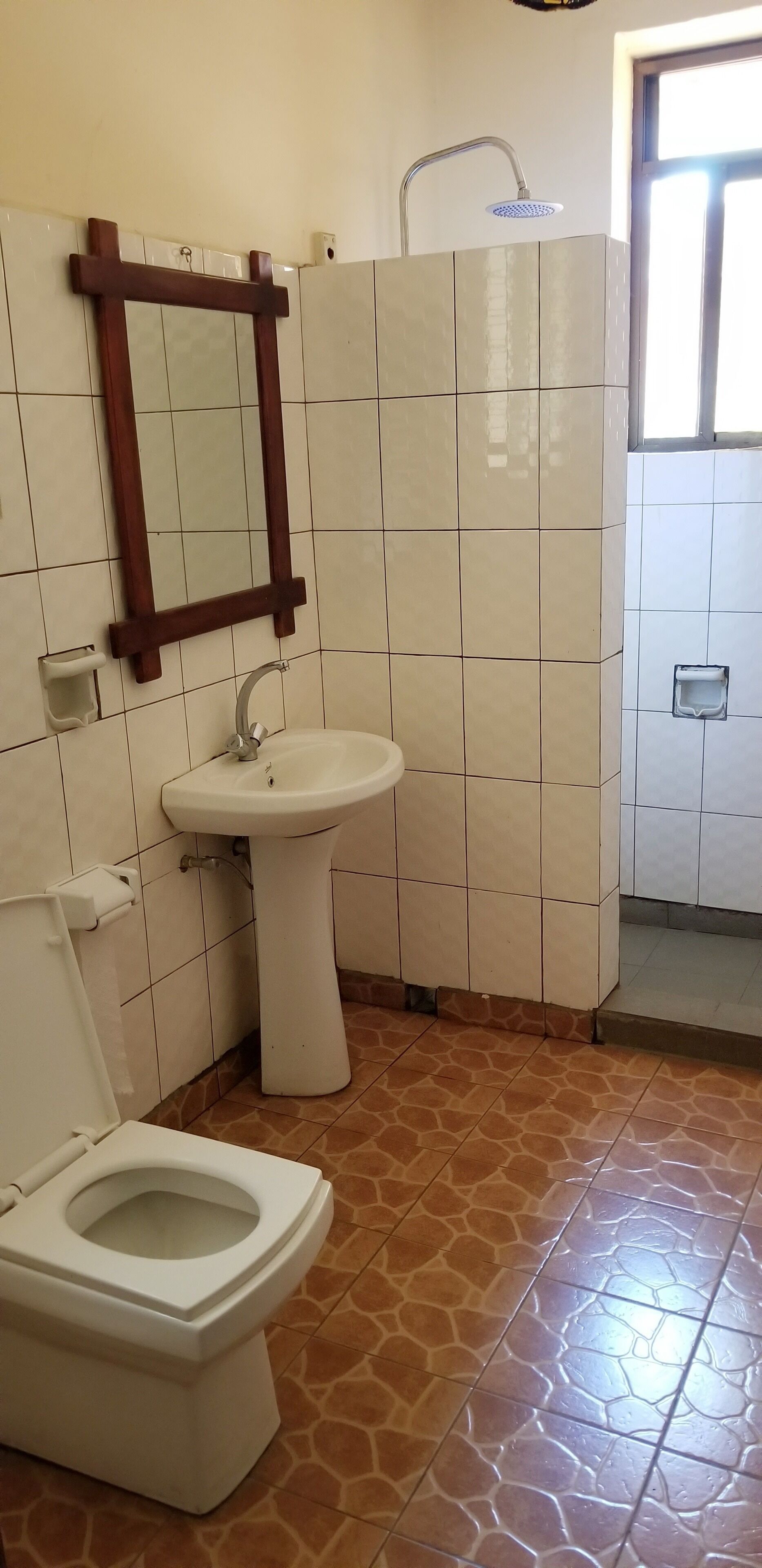 Comfort Shared Dormitory | Bathroom sink