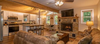 Cozy Cottage - Located on App Ski Mtn Lower level game room, Firepit