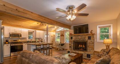 Cozy Cottage - Located on App Ski Mtn Lower level game room, Firepit