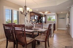 Dining - Gulf Front 2B/2B Vacation Condo At Carlos Pointe Beach Club With Amazing Views! (Fort Myers Beach)