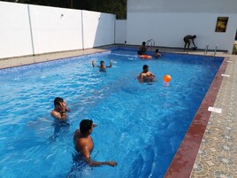 Una piscina techada