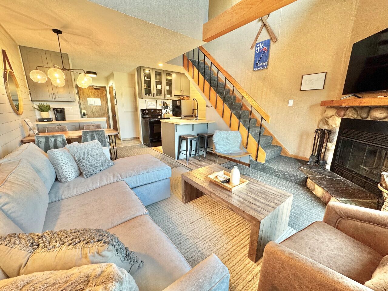 Smart TV, fireplace, table tennis